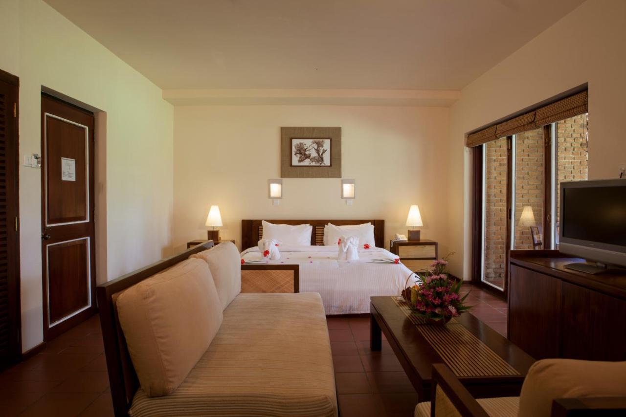 Club Bentota Hotel Bagian luar foto