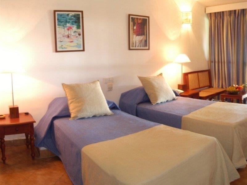 Club Bentota Hotel Bagian luar foto