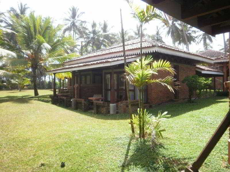 Club Bentota Hotel Bagian luar foto