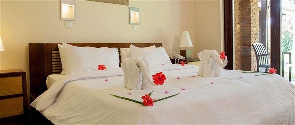 Club Bentota Hotel Bagian luar foto