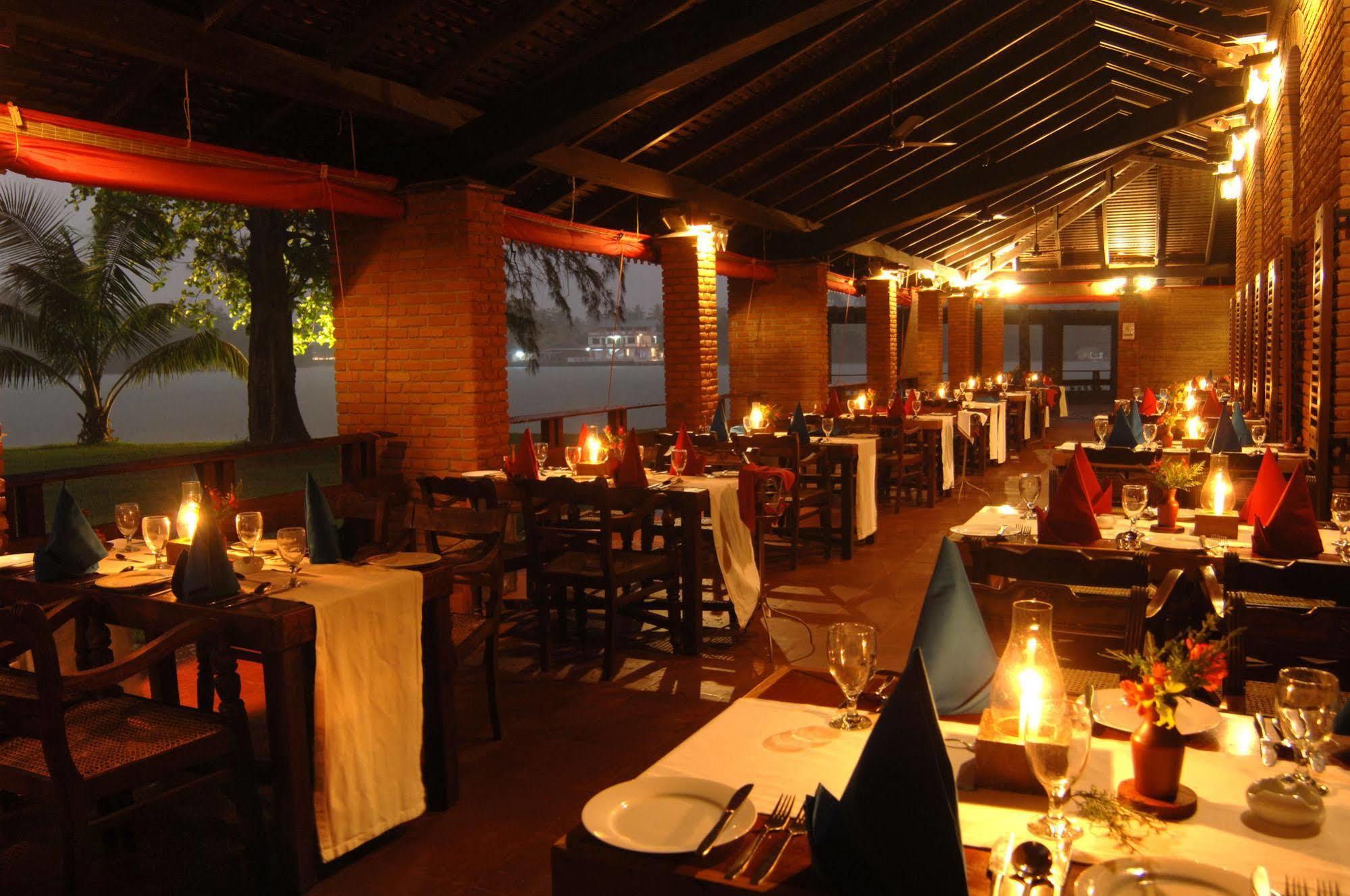 Club Bentota Hotel Bagian luar foto